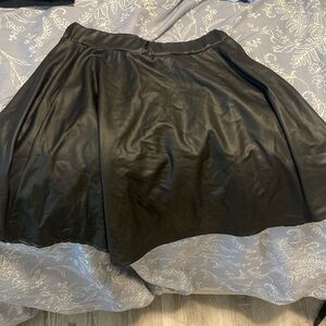 Fake leather black skirt